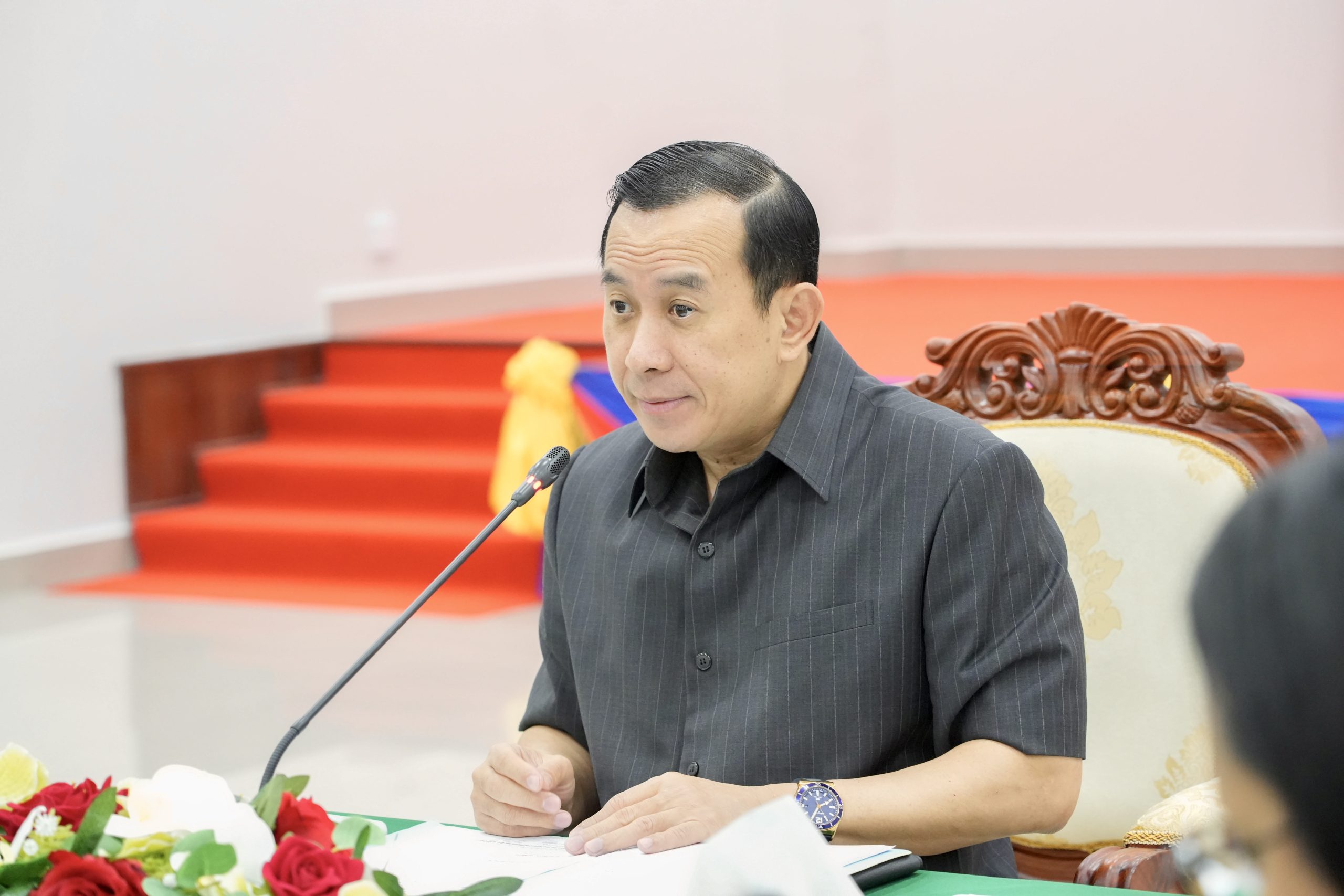 កិច្ចប្រជុំពិនិត្យវឌ្ឍនភាពការងារ របស់នាយកដ្ឋានហិរញ្ញវត្ថុ និងផ្គត់ផ្គង់ នៃអគ្គនាយកដ្ឋានរដ្ឋបាលកិច្ចការងារទូទៅ ដឹកនាំដោយ ឯកឧត្តម ហួត ហាក់ រដ្ឋមន្រ្តីក្រសួងអធិការកិច្ច