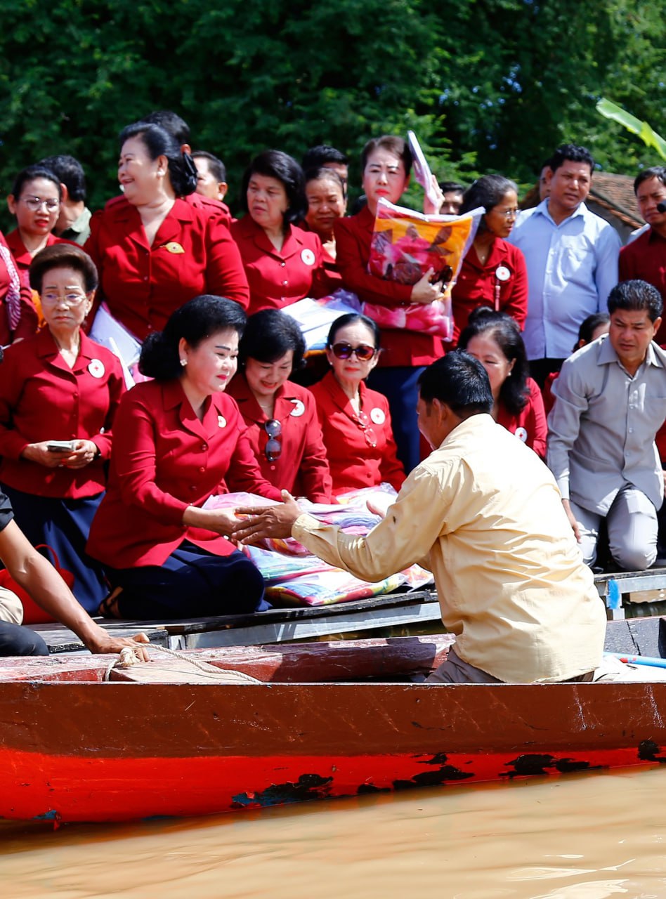 ចាប់ពីថ្ងៃទី៤ ដល់ថ្ងៃទី៧ ខែតុលា កាកបាទក្រហមកម្ពុជានឹងចុះចែកអំណោយដល់ពលរដ្ឋរងគ្រោះដោយទឹកជំនន់