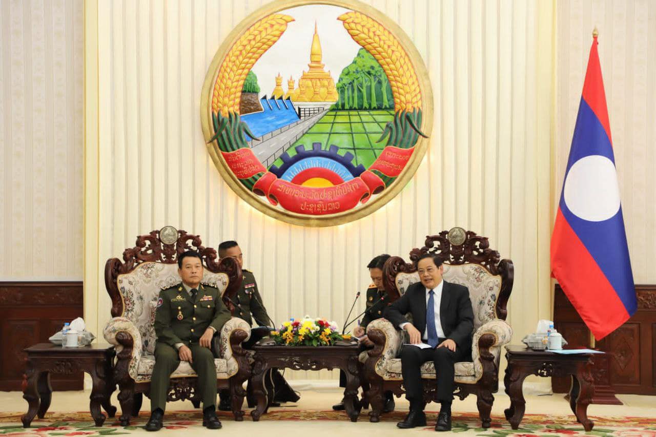 កម្ពុជា និងឡាវ វាយតម្លៃខ្ពស់លើកិច្ចសហប្រតិបត្តិការយោធានៃប្រទេសទាំងពីរ និងប្តេជ្ញារួមគ្នាលើកកម្ពស់កិច្ចសហការនេះបន្ថែមទៀត