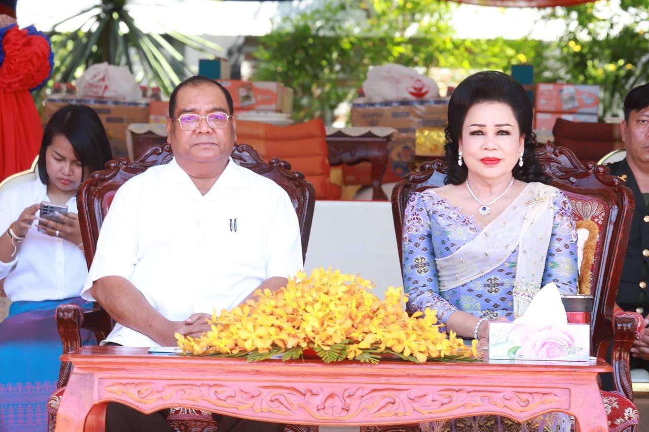 នាយឧត្តមសេនីយ៍កិត្តិបណ្ឌិត ហ៊ីង ប៊ុនហៀង គោរពវិញ្ញាណក្ខ័ន្ធកងអង្គរក្ស ឱកាសបុណ្យកាន់បិណ្ឌ វេនទី៥