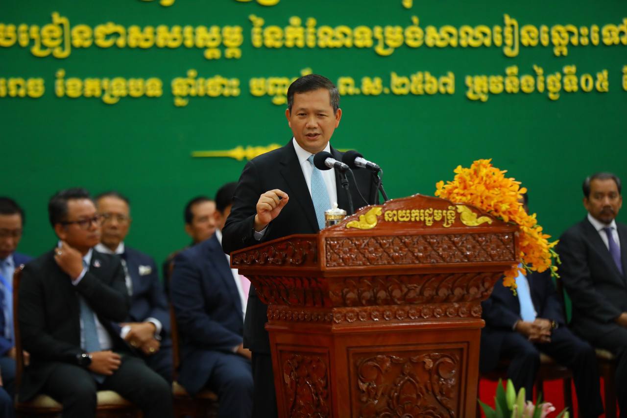 នាយករដ្ឋមន្ត្រី៖ សាលារៀន ត្រូវយកចិត្តទុកដាក់លើអាហារ ដែលអាចនាំឱ្យប៉ះពាល់សុខភាពសិស្ស