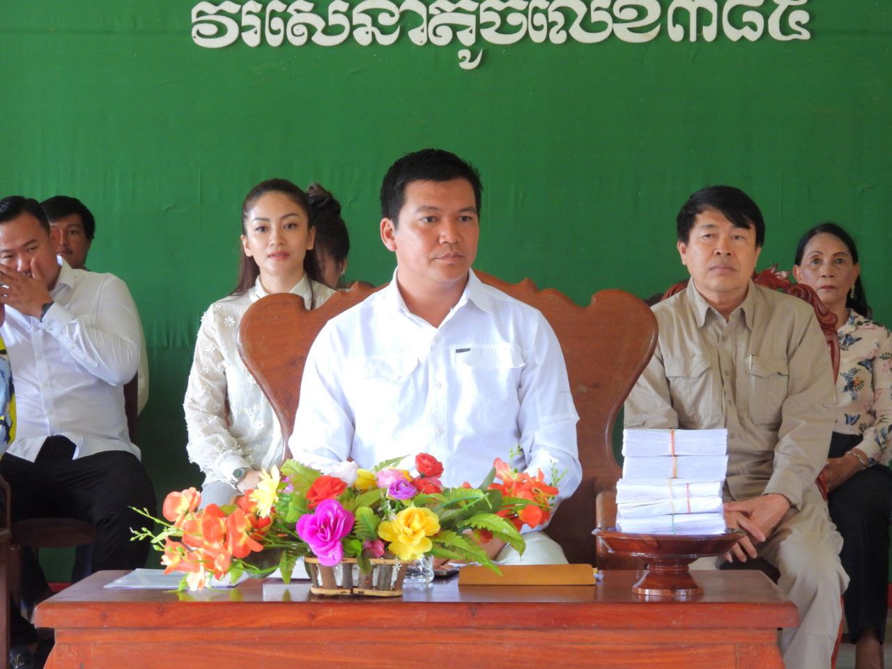 គណៈប្រតិភូខុទ្ទកាល័យសម្តេចធិបតី ហ៊ុន ម៉ាណែត ចុះជួបសំណេះសំណាល និងនាំអំណោយចែកជូនវរសេនាតូចលេខ៣៨៥ ក្នុងឱកាសបុណ្យភ្ជុំបិណ្ឌ