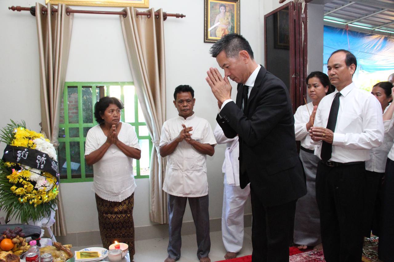 សម្តេចមហារដ្ឋសភា ឃួន សុដារី បានចាត់ ឯកឧត្តម លីម ប៊ុនហុក នាំយកសារលិខិតរំលែកទុក្ខ ជូនគ្រួសារនិស្សិតដែលទទួលមរណភាព នៅអ៊ីស្រាអែល