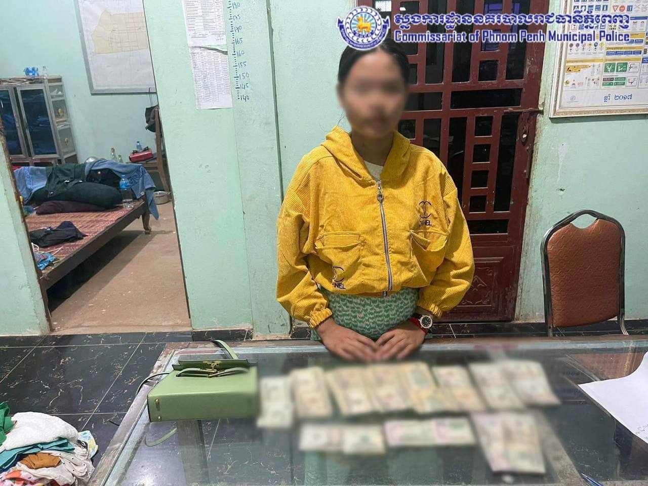 ឃាត់ខ្លួននារីសង្ស័យម្នាក់ ពាក់ព័ន្ធករណីលួចម៉ូតូ និងលុយជិត ៦ពាន់ដុល្លារ