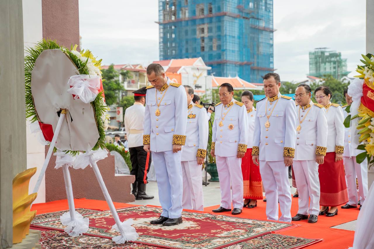 ប្រតិភូក្រសួងសង្គមកិច្ច អតីតយុទ្ធជន និងយុវនីតិសម្បទា អញ្ជើញ គោរព ព្រះវិញ្ញាណក្ខន្ធព្រះបរមរតនកោដ្ឋគម្រប់ ១១ព្រះវស្សា