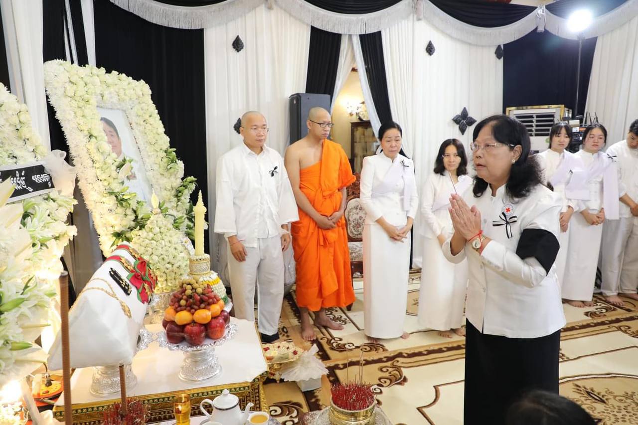 សម្តេចកិត្តិព្រឹទ្ធបណ្ឌិត ប៊ុន រ៉ានី ហ៊ុនសែន ចាត់តំណាងចូលរួមគោរព វិញ្ញាណក្ខន្ធ ឯកឧត្តម នាយឧត្តមសេនីយ៍ ប្រាក់ វណ្ណឌី