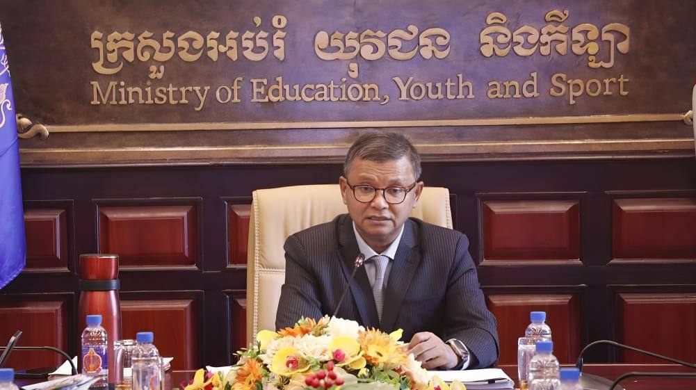 ក្រសួងអប់រំត្រួតពិនិត្យវឌ្ឍនភាព និងយុទ្ធសាស្ត្រពង្រីកការ អនុវត្តកញ្ចប់សម្ភារៈអំណាន និងគណិតវិទ្យាថ្នាក់ដំបូង