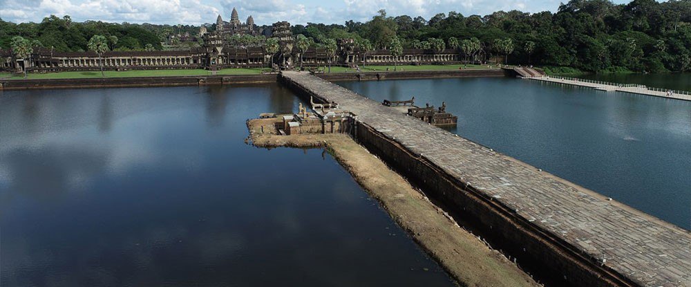 ព្រឹកស្អែក សម្តេចធិបតី ហ៊ុន ម៉ាណែត នឹងអញ្ជើញដង្ហែ ព្រះមហា ក្សត្រ កម្ពុជា យាងសម្ពោធដាក់ឱ្យប្រើប្រាស់ជាផ្លូវការ “ស្ពានហាលខាងលិចប្រាសាទអង្គរវត្ត”