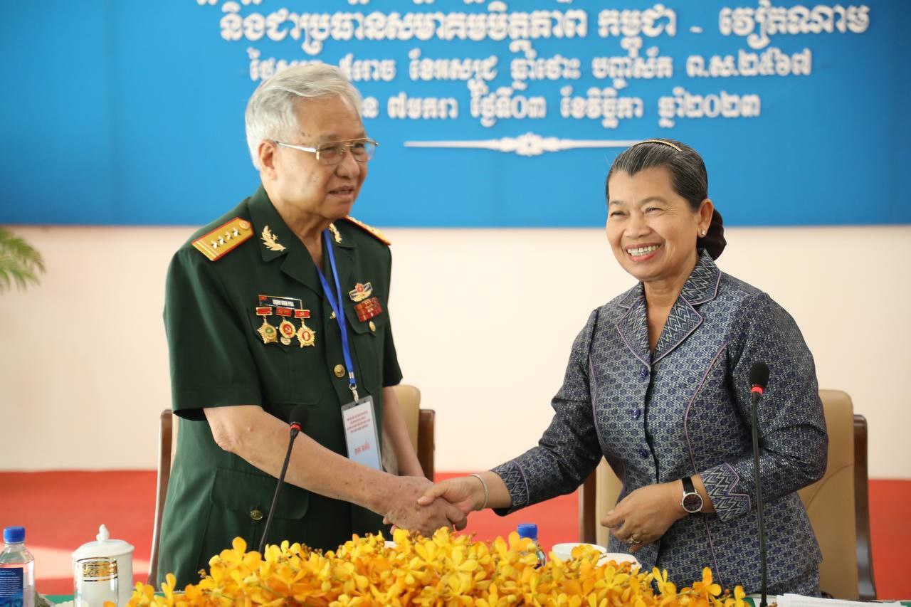 សម្តេចកិត្តិសង្គហបណ្ឌិត ម៉ែន សំអន ៖ សមាគមមិត្តភាពវៀតណាម-កម្ពុជា ថ្លែងកោតសសើរចំពោះកម្ពុជា ដែលមានការអភិវឌ្ឍន៍យ៉ាងឆាប់រហ័ស