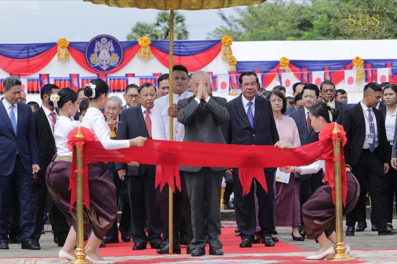 សម្តេចតេជោ ហ៊ុន សែន ប្រធានក្រុមឧត្តមប្រឹក្សាផ្ទាល់ព្រះមហាក្សត្
