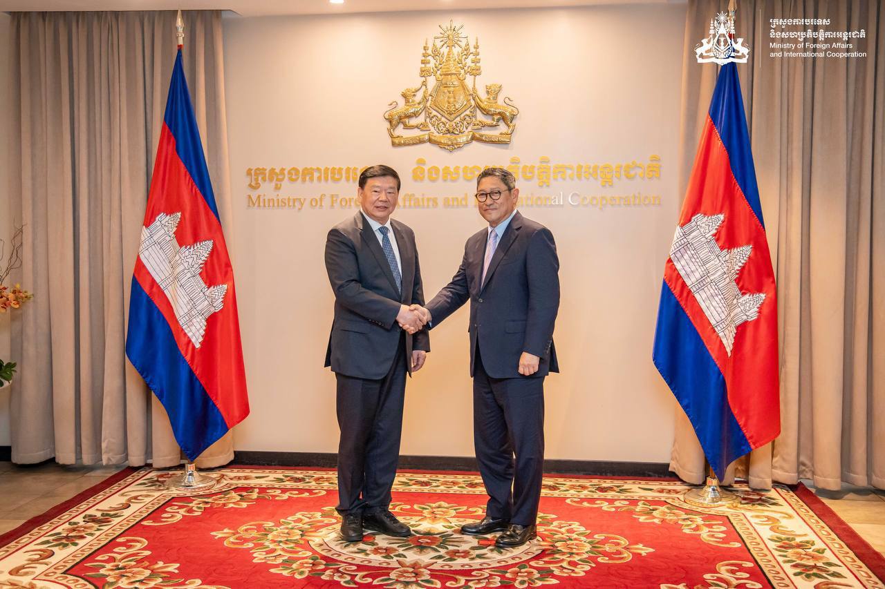 កម្ពុជា និងចិន បេ្តជ្ញាជំរុញកិច្ចសហប្រតិបត្តិការត្បូងពេជ្រ និងអបអរសាទរឆ្នាំ២០២៤ ជាឆ្នាំនៃការផ្លាស់ប្តូរប្រជាជន និងប្រជាជន