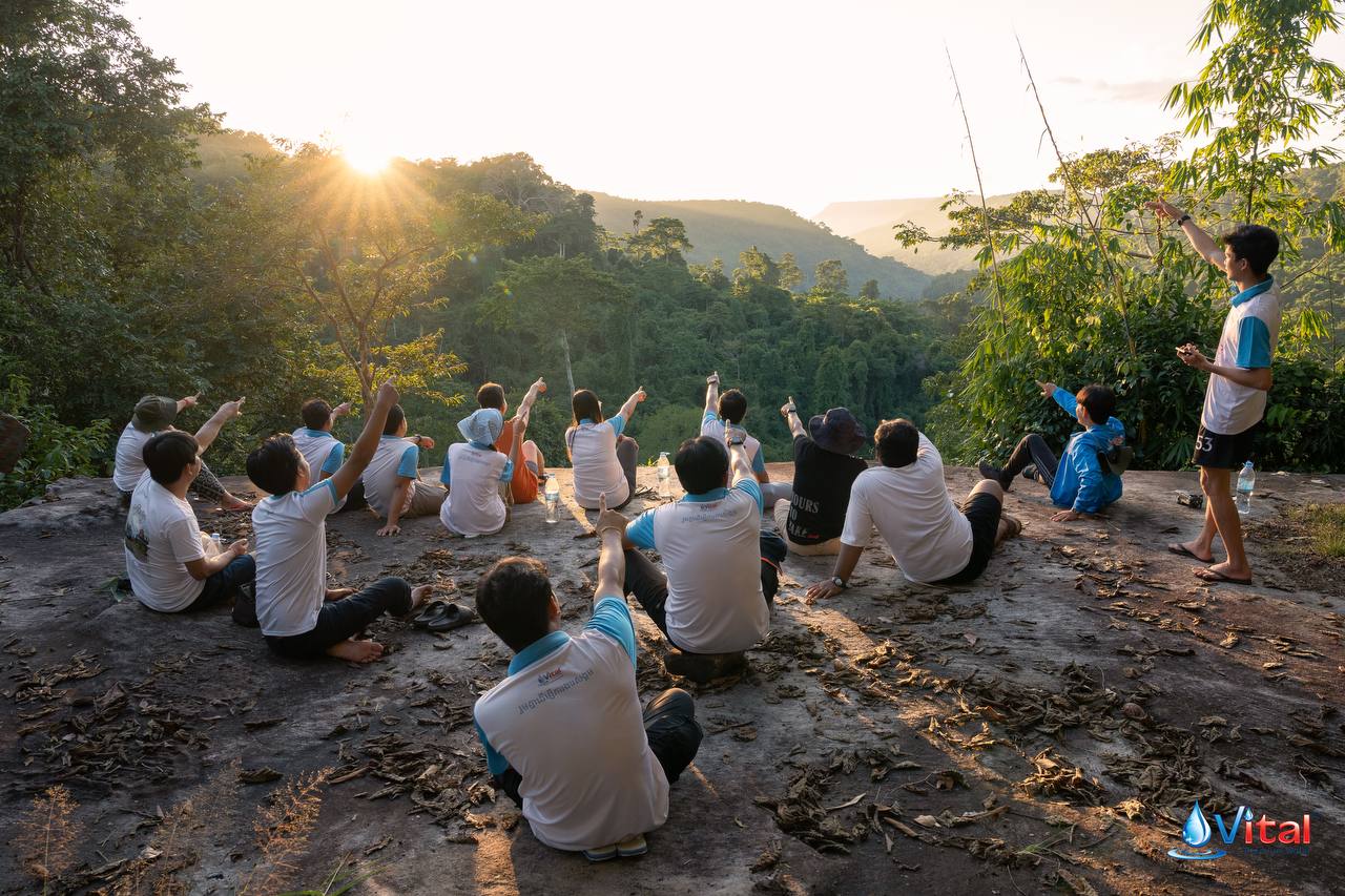 វិស័យឯកជនឧបត្ថម្ភស្លាកសញ្ញាប្រាប់ទិស នៅសហគមន៍តាំងយូរ តំបន់បេតិកភណ្ឌធម្មជាតិ ភ្នំត្បែងមានជ័យ