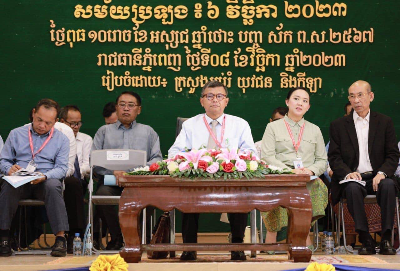 ក្រសួងអប់រំ ប្រគល់កិច្ចការបេក្ខជនប្រឡងបាក់ឌុប តាមមណ្ឌលកំណែទាំង១០ នៅថ្ងៃទី០៩ ខែ វិច្ឆិកា