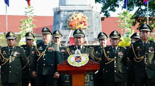 កងកម្លាំងនៃបញ្ជាការដ្ឋានតំបន់ប្រតិបត្តិការសឹករងកំពង់ធំ ប្តេជ្ញាចិត្តដាច់ខាតការពារជាតិ សាសនា ព្រះមហាក្សត្រ ការពារបូរណភាពទឹកដី និងការពាររាជរដ្ឋាភិបាលស្របច្បាប់