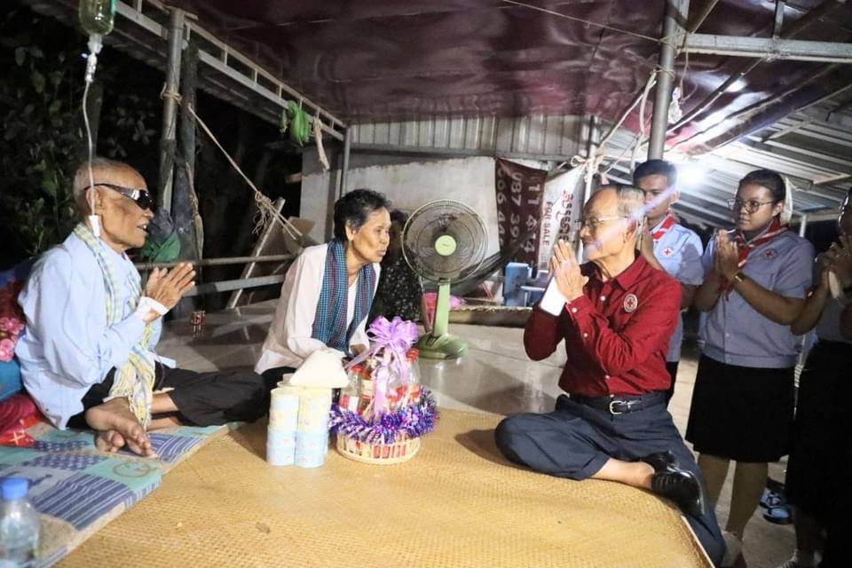 សម្តេចកិត្តិព្រឹទ្ធបណ្ឌិត ប៊ុន រ៉ានី ហ៊ុនសែន ចាត់តំណាងចុះសួរ សុខទុក្ខព្រឹទ្ធាចារ្យចាប៉ីដងវែងលោកតា គង់ ណៃ