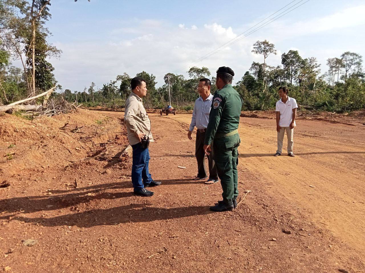 ផ្លូវលំ ១ខ្សែមានប្រវែង ១៦គីឡូម៉ែត្រ ត្រូវបានក្រុមហ៊ុន គ្លូប៊លគ្រីន អិនន័រជី ឌីវែលឡុបមែន ធ្វើការជួសជុលលើងវិញ បន្ទាប់ពីបាន ខូចខាត ដោយសាជំនន់ទឹកភ្លៀង