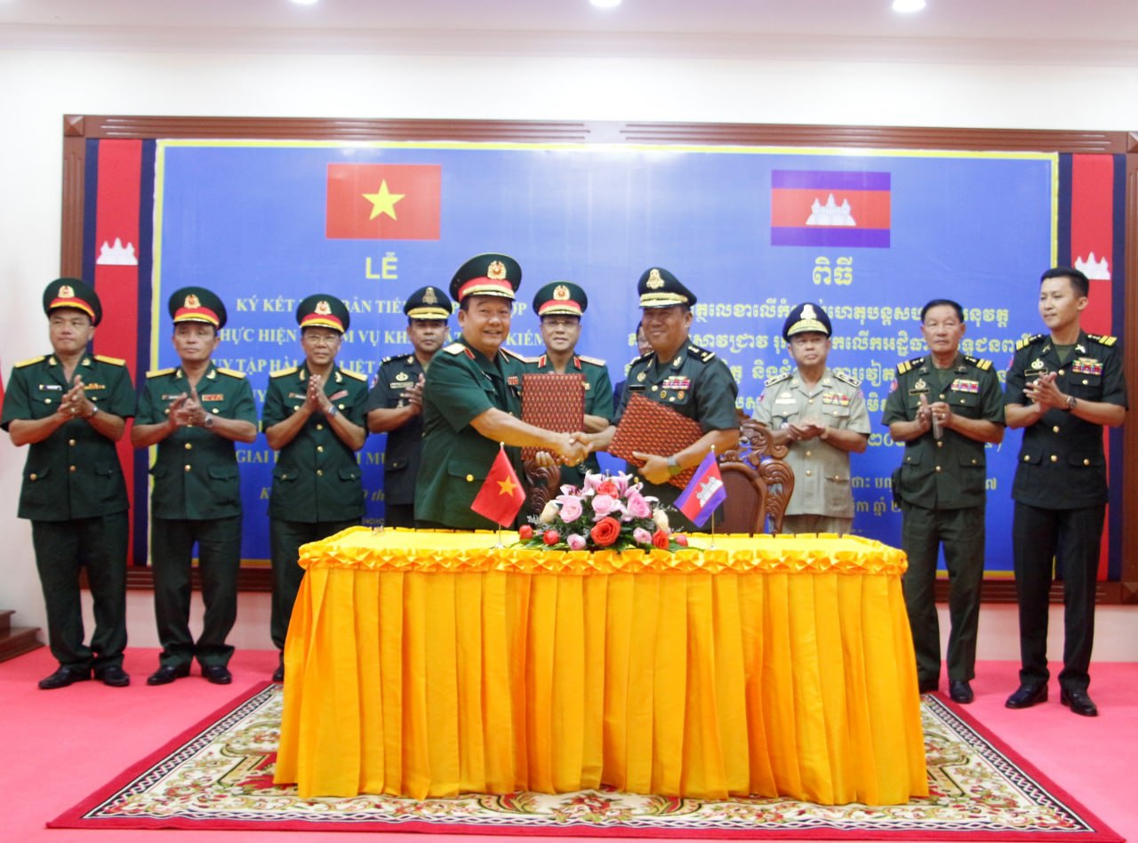 តំបន់ប្រតិបត្តិការសឹករងកណ្តាល ចុះហត្ថលេខាលើការងារបន្តសហការរុករក អដ្ឋិធាតុកងទ័ពស្ម័គ្រចិត្តវៀតណាម ដែលបានពលីជីវិតក្នុងសម័យសង្គ្រាមនៅកម្ពុជា ជំហានទី២៣ ក្នុងភូមិសាស្រ្តខេត្តកណ្តាល