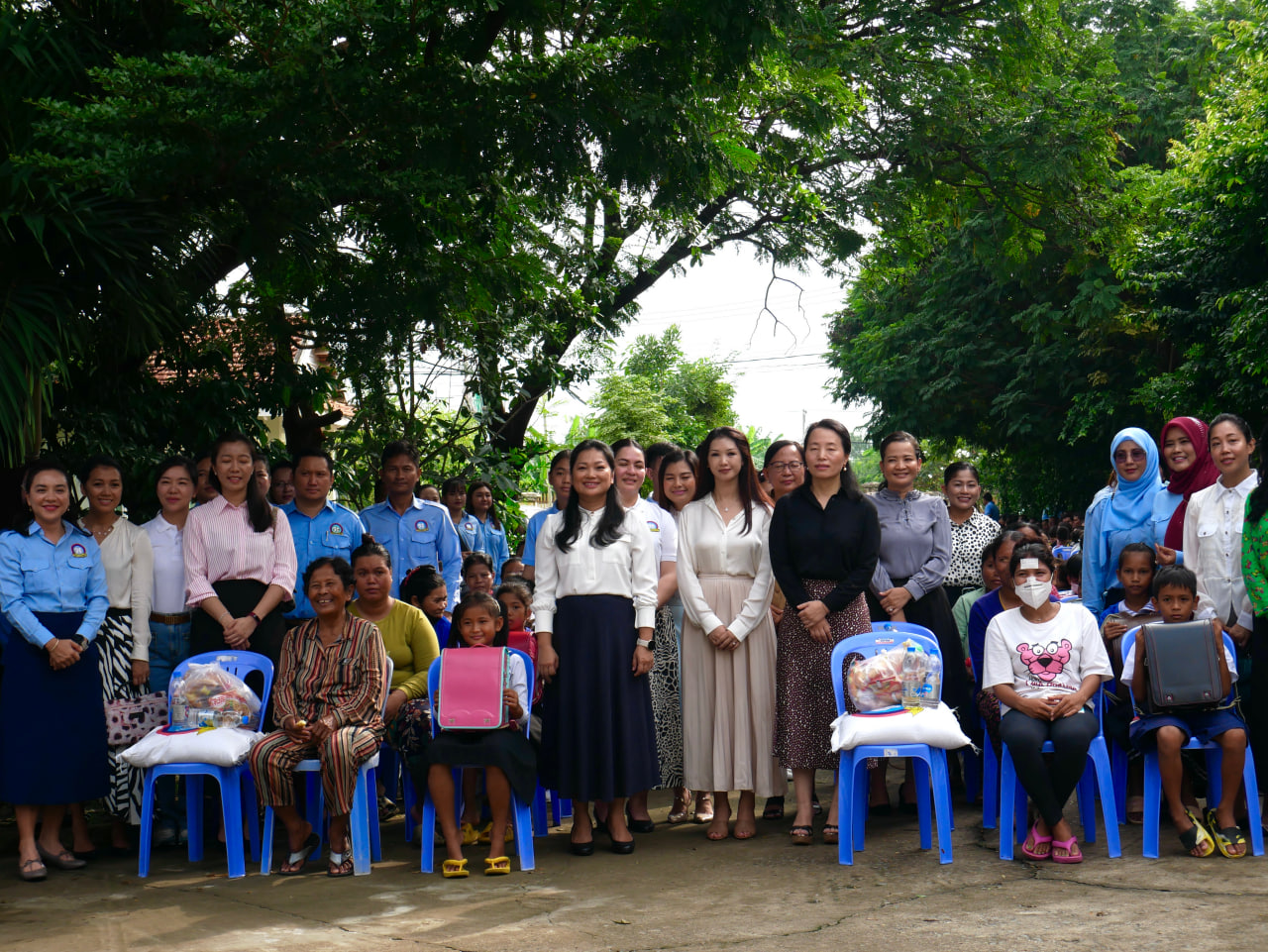 លោកជំទាវ ឌិត នីតា សាយសំអាល់ លេីកទឹកចិត្តមាតាបិតាជំរុញកូនៗឱ្យទៅរៀនសូត្រទាំងអស់គ្នា