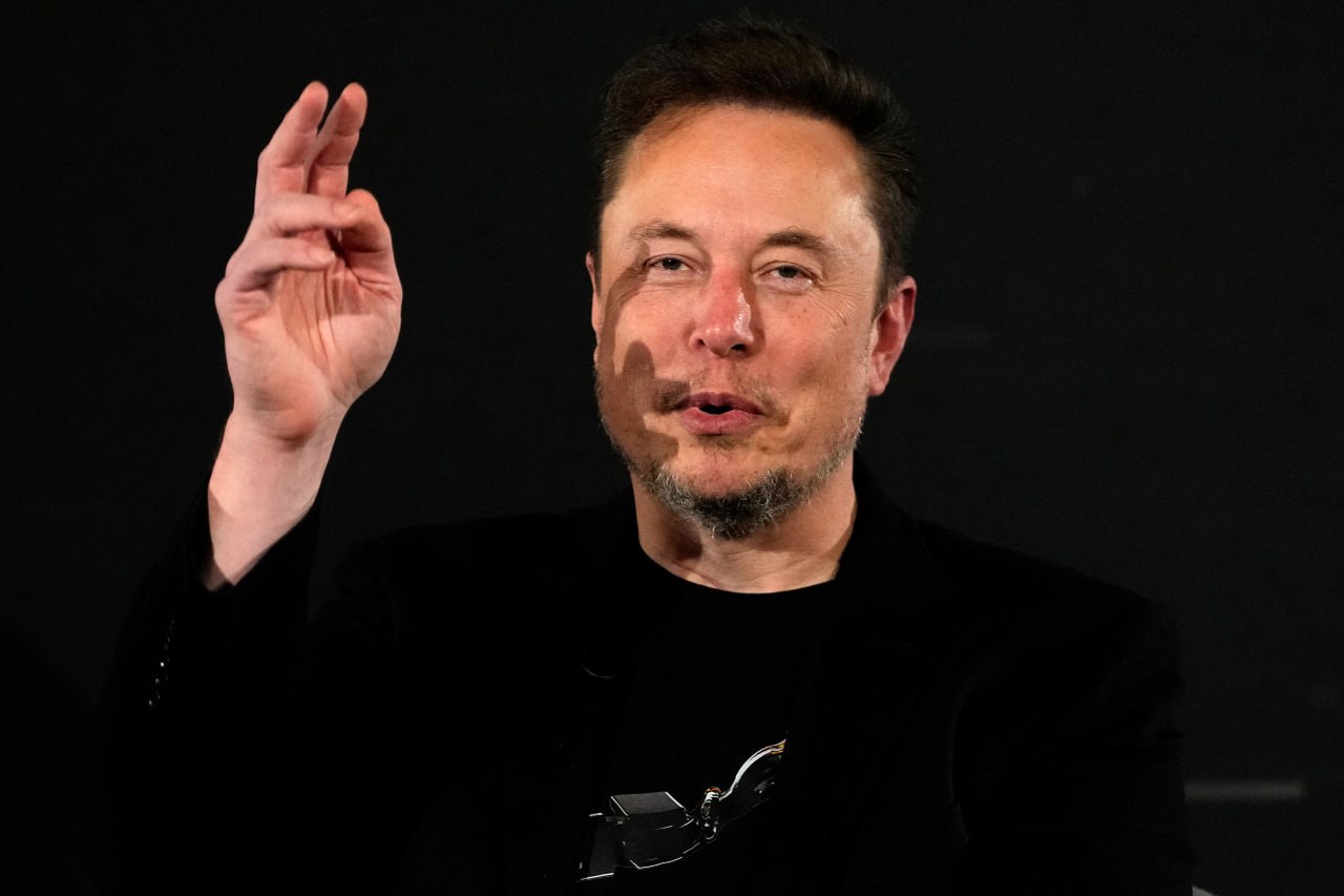 ស្ថាបនិក Tesla ប្រាប់លោក ហ្សេលេនស្គី ឱ្យឈប់បញ្ជូនយុវជនអ៊ុយក្រែនទៅស្លាប់