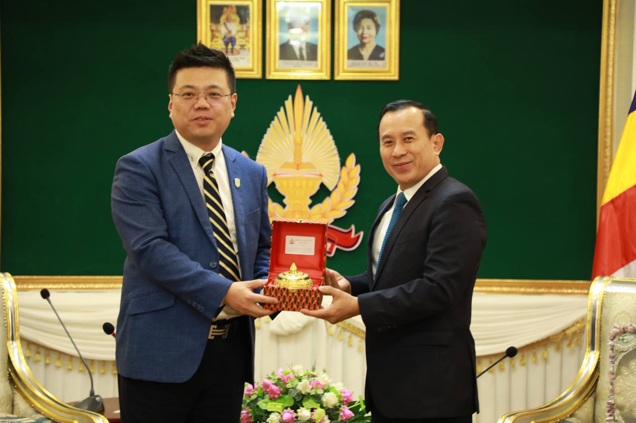 កម្ពុជា-ចិន បង្ហាញជំហររួមគ្នា​ក្នុង “កិច្ចសហប្រតិបត្តិការ​ត្បូងពេជ្រ” និងធ្វើឱ្យស៊ីជម្រៅ​នូវ​ការកសាងសហគមន៍វាសនារួម​ក្នុងយុគសម័យថ្មី