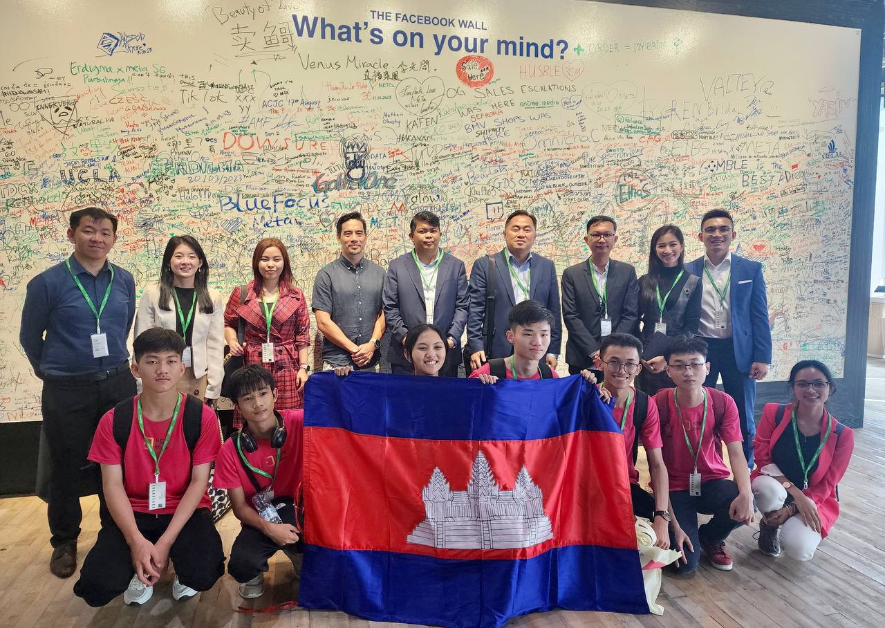 ក្រសួងប្រៃសណីយ៍នាំបេក្ខជនជ័យលាភីកម្មវិធីបញ្ញវន្តឌីជីថល ២០២៣ ទៅទស្សនកិច្ចនៅក្រុមហ៊ុនបច្ចេកវិទ្យាល្បីៗនៅសិង្ហបុរី