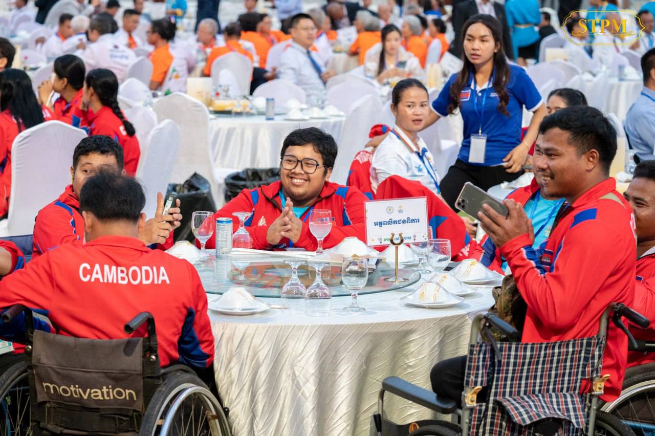 កីឡាករ-កីឡាការិនីចំនួន ២៦រូប ដែលដណ្តើមបានមេដាយ ជូន ជាតិ មាតុភូមិ ក្នុងព្រឹត្តិការណ៍កីឡាស៊ីហ្គេម លើកទី៣២ ត្រូវបានសម្រេច ឱ្យជាប់បាក់ឌុបស្វ័យប្រវត្តិ