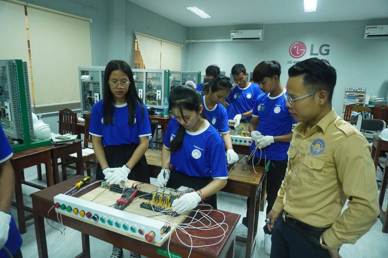 អ្នកនាំពាក្យ៖ វិទ្យាស្ថានបច្ចេកទេសនៅតាមបណ្តាខេត្តទូទាំងប្រទេស បានត្រៀមខ្លួនរួចជាស្រេចសម្រាប់វគ្គបណ្តុះបណ្តាលជំនាញវិជ្ជាជីវៈ