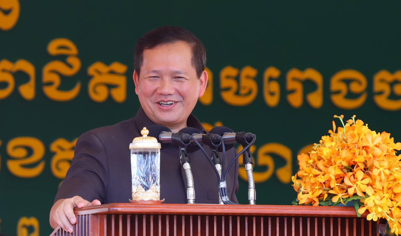 ព្រឹកនេះ សម្តេចធិបតី ហ៊ុន ម៉ាណែត អញ្ជើញសម្ពោធដាក់ឱ្យប្រើប្រាស់កំណាត់ផ្លូវជាតិលេខ៥ ព្រែកក្តាម-បាត់ដំបង និងបើកការដ្ឋានសាងសង់កំណាត់ ផ្លូវជាតិលេខ៥ សិរីសោភ័ណ្ឌ – ប៉ោយប៉ែត