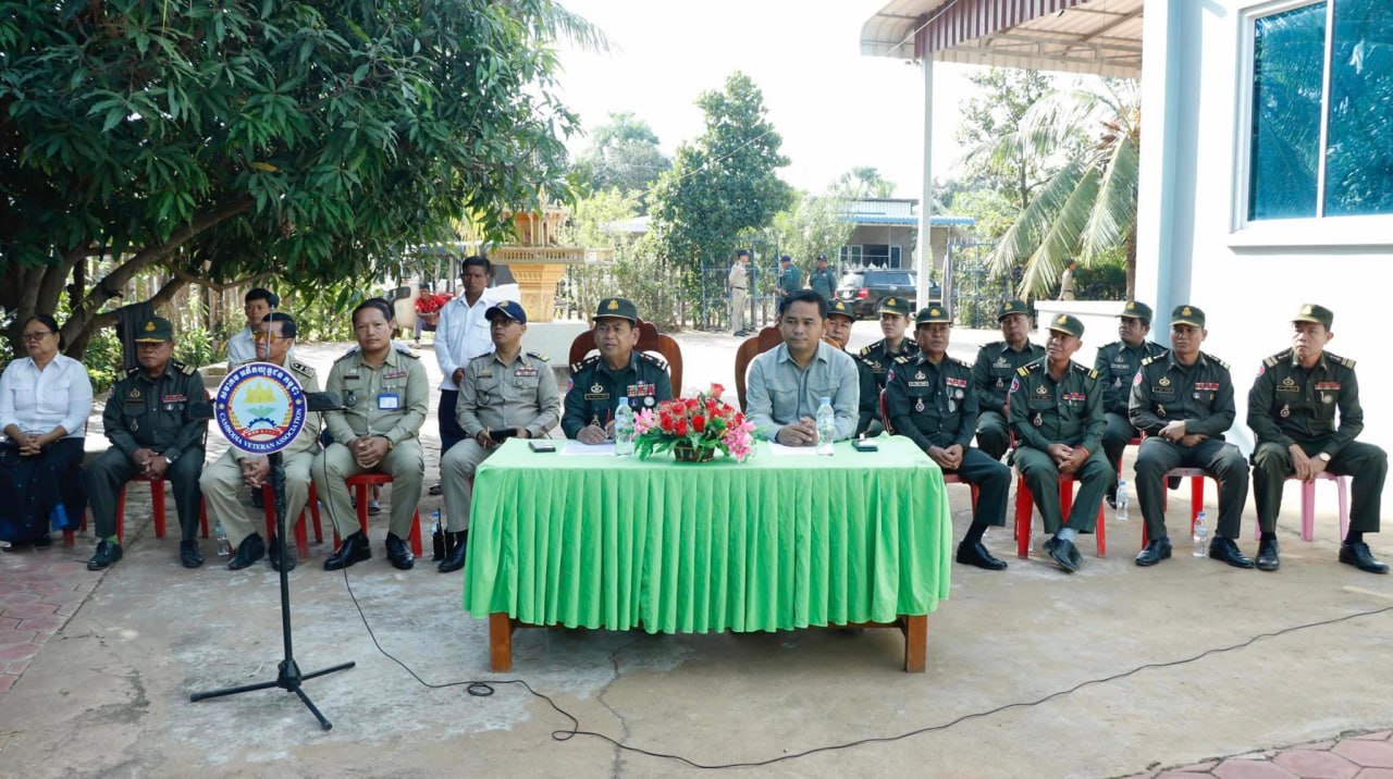ថវិកាធានារ៉ាប់រងសង្គមជាង៧០លានរៀល ត្រូវបាន ប្រគល់ជូន គ្រួសារសពអតីតយុទ្ធជនចំនួន ១០គ្រួសារ