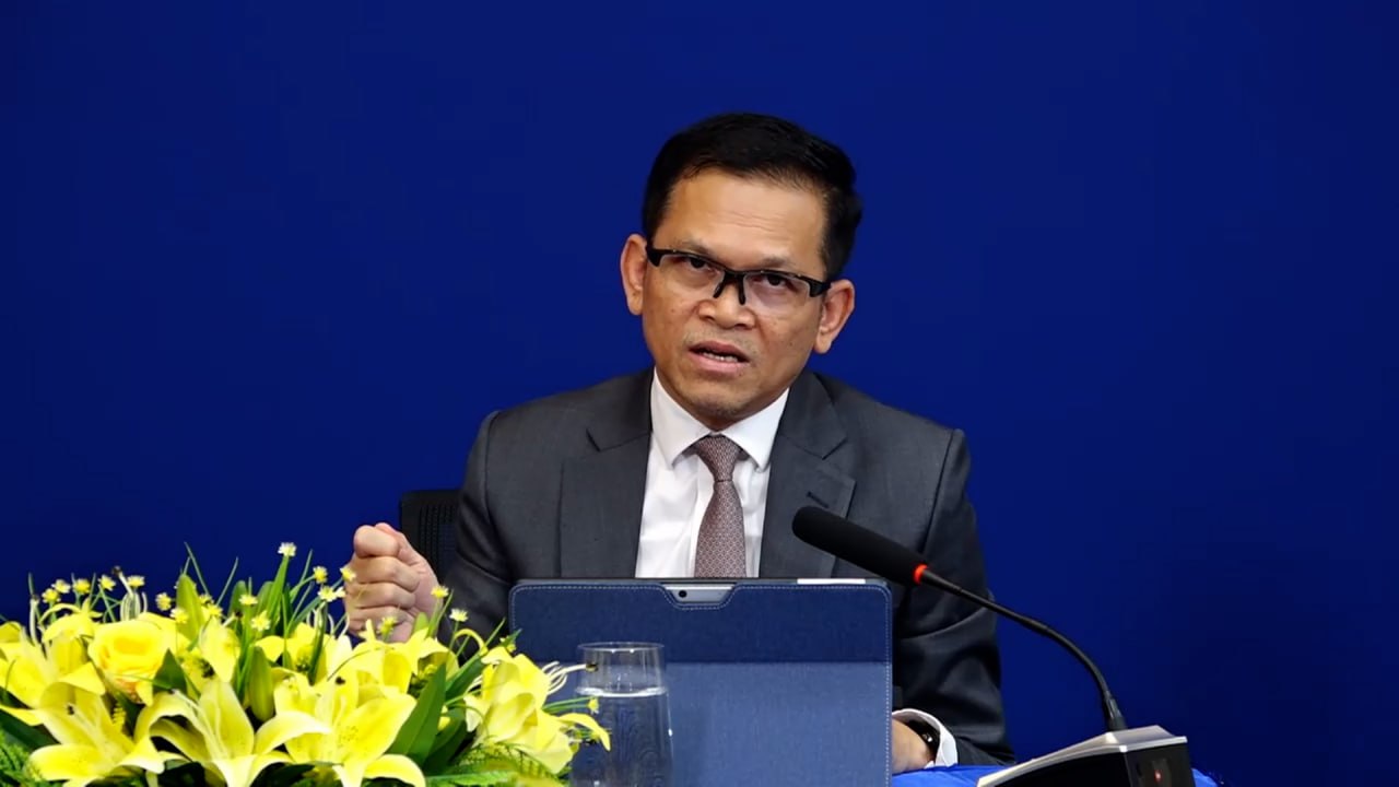 ៣ ខែ ក្រោយពីរាជរដ្ឋាភិបាលថ្មី ធ្វើការភ្លាម ធ្វើដោយសកម្ម ដោយឆន្ទៈមោះមុត និងប្រកបដោយចក្ខុវិស័យ ត្រឹមតែ ៣ខែ រាជរដ្ឋាភិបាលអាណត្តិទី ៧ សម្រេចបានលទ្ធផលធំធេងជូនជាតិ និងប្រជាពលរដ្ឋ