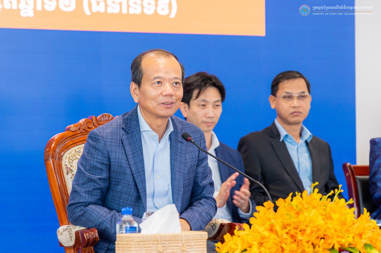 ក្រសួងប្រៃសណីយ៍ បើកយុទ្ធនាការចុះរុះរើបញ្ឈប់ ការប្រើប្រាស់ ឧបករណ៍ពង្រីកសេវា ដើម្បីចៀសវាងឆ្លងរំខាន និងពង្រឹងគុណភាព សេវាទូរសព្ទចល័តឱ្យកាន់តែប្រសើរនៅតាមបុរី