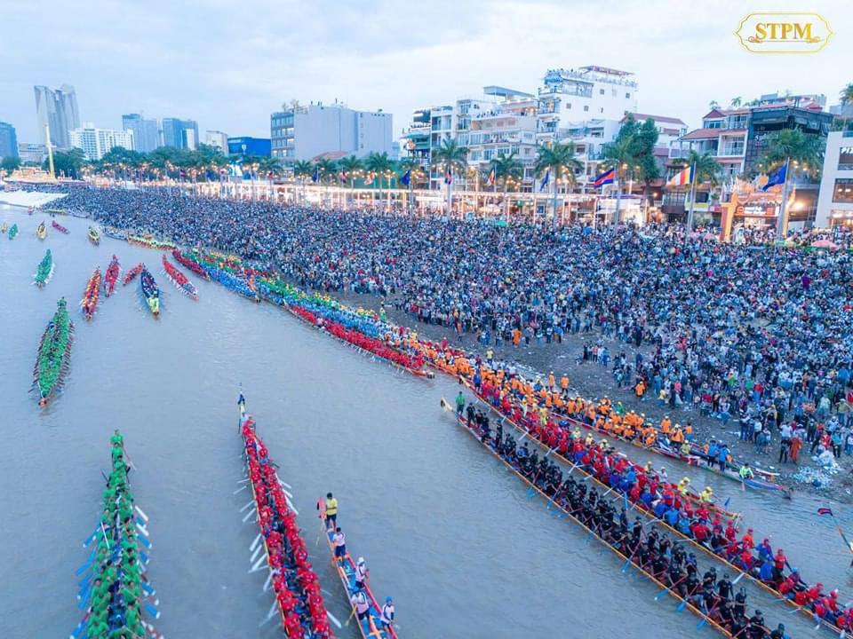 សម្ដេចធិបតី ហ៊ុន ម៉ាណែត កោតសរសើរ និងវាយតម្លៃខ្ពស់ចំពោះ ការរៀបចំពិធីបុណ្យអុំទូកប្រកបដោយភាពភាពជោគជ័យ