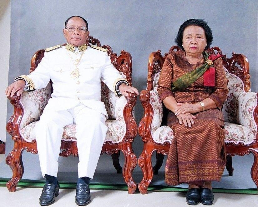 សារលិខិតជូនពរ សម្តេចអគ្គមហាពញាចក្រី ហេង សំរិន ប្រធានកិត្តិយសក្រុមឧត្តមប្រឹក្សាផ្ទាល់ព្រះមហាក្សត្រ និងសម្តេចធម្មវិសុទ្ធវង្សា របស់សម្តេចមហាបវរធិបតី ហ៊ុន ម៉ាណែត នាយករដ្ឋមន្ត្រីនៃព្រះរាជាណាចក្រកម្ពុជា ក្នុងឱកាសចូលឆ្នាំថ្មី ឆ្នាំសាកល២០២៤