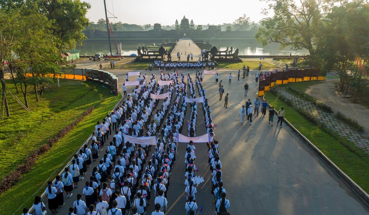 សិស្សានុសិស្សជាងមួយពាន់នាក់ បានចូលរួមហែក្បួនព្យុហយាត្រា ក្នុងព្រឹត្តិការណ៍ «រំលឹកគុណអង្គរ»