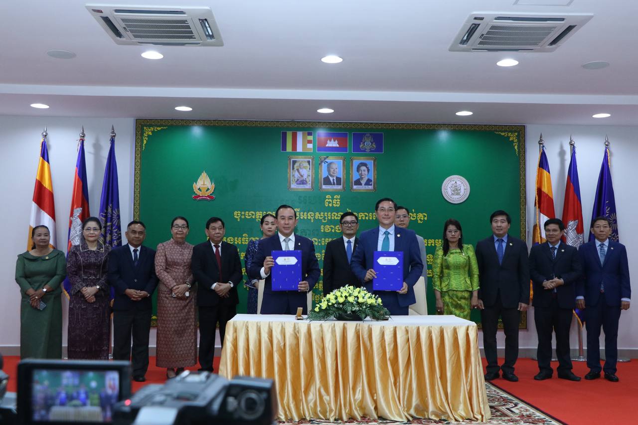 រដ្ឋមន្ត្រីក្រសួងអធិការកិច្ច៖ ការចុះអនុស្សារណៈរវាងក្រសួងអិការកិច្ច និងគណៈមេធាវីនៃព្រះរាជាណាចក្រកម្ពុជា គឺជាព្រឹត្តិការណ៍ប្រវត្តិសាស្ត្រដ៏មានសារៈសំខាន់