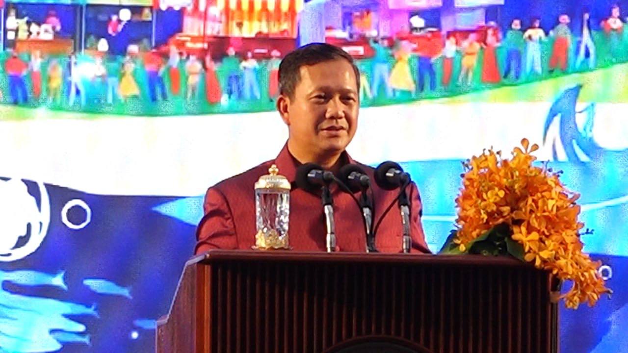 នាយករដ្ឋមន្ត្រី៖ យើងមិនទាន់មានលទ្ធភាពគ្រប់គ្រងលើអាកាសធាតុ ប៉ុន្តែកត្តា ធម្មជាតិ មិនអាចបន្ទច់បង្អាក់ ការងាររាជរដ្ឋាភិបាលកម្ពុជា បានឡើយ