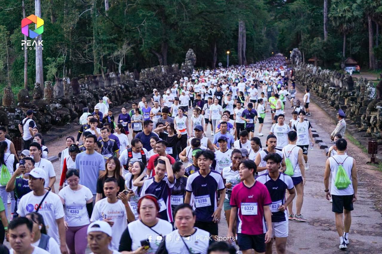 ទិវារត់ប្រណាំងអន្ដរជាតិពាក់កណ្ដាលម៉ារ៉ាតុង លើកទី២៨ នៅរមណីយដ្ឋានអង្គរ មានអ្នកចូលរួមជាង ១ ម៉ឺននាក់