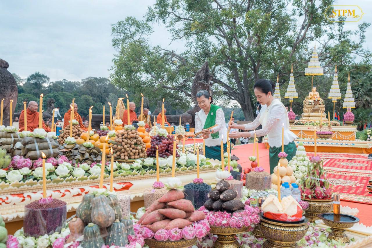 លោកជំទាវបណ្ឌិត ពេជ ចន្ទមុន្នី ហ៊ុន ម៉ាណែត អញ្ជើញជាអធិបតីក្នុងពិធីបើកព្រឹត្តិការណ៍រំលឹកគុណអង្គរ ឆ្នាំ២០២៣