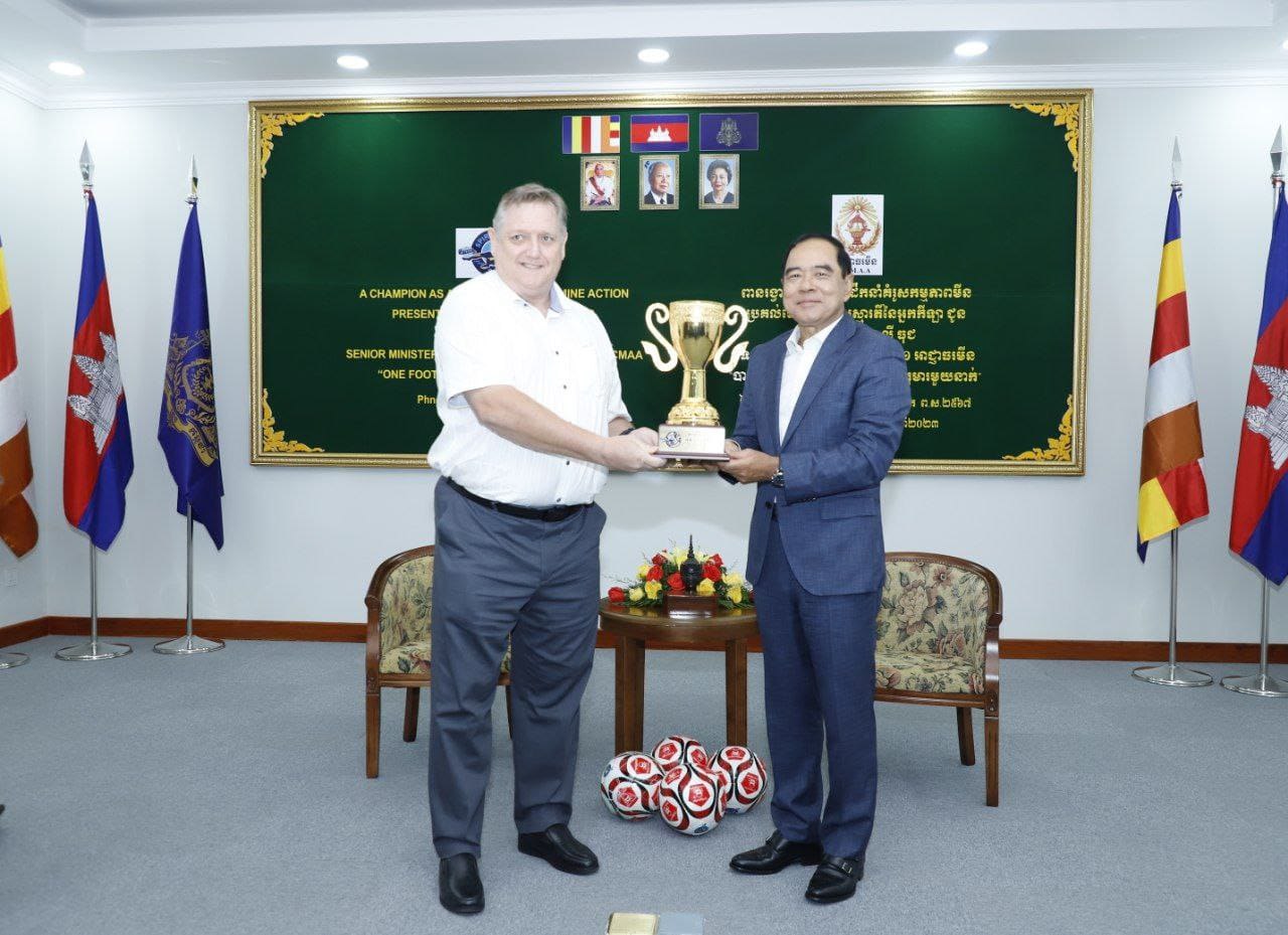 អាជ្ញាធរមីន ទទួលពានរង្វាន់ភាពជាអ្នកដឹកនាំគំរូក្នុងវិស័យសកម្មភាពមីនពីអង្គការស្មារតីនៃអ្នកកីឡា