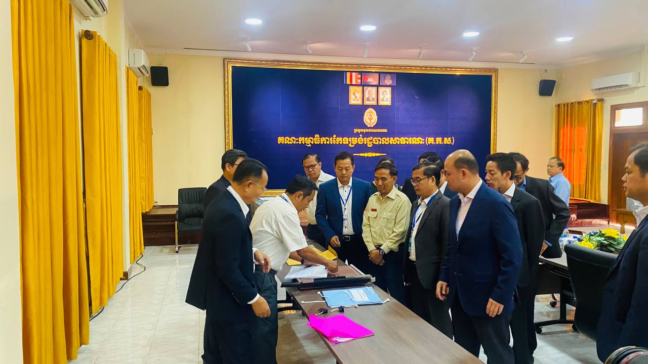 ឯកឧត្តម រដ្ឋមន្រ្តី ហ៊ុន ម៉ានី៖ ការប្រឡងជ្រើសរើសមន្រ្តីកសិកម្មបាន បើកឱ្យ អ្នកពាក់ព័ន្ធចូលរួមតាមដាន ដើម្បីបង្ហាញពីសុក្រិត្យភាព
