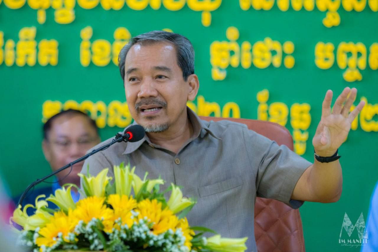 ប្រធានគណៈកម្មាធិការសិទ្ធិមនុស្សកម្ពុជាចុះសួរសុខទុក្ខ និងពិនិត្យពីស្ថានភាពនៃការឃុំឃាំងក្នុងពន្ធនាគារខេត្តកណ្តាល