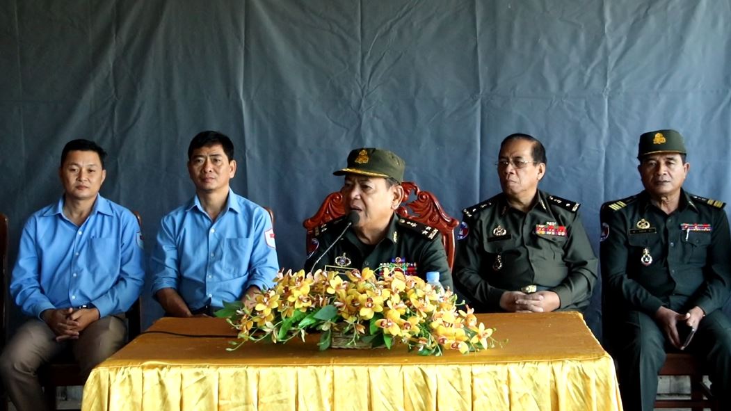 មេបញ្ជាការតំបន់ប្រតិបត្តិការសឹករងកំពង់ធំអញ្ជើញសំណេះសំណាលក្រុមស្វែងរកអដ្ឋិធាតុកងទ័ពស្ម័គ្រចិត្តវៀតណាម K72 នៅខេត្តកំពង់ធំ