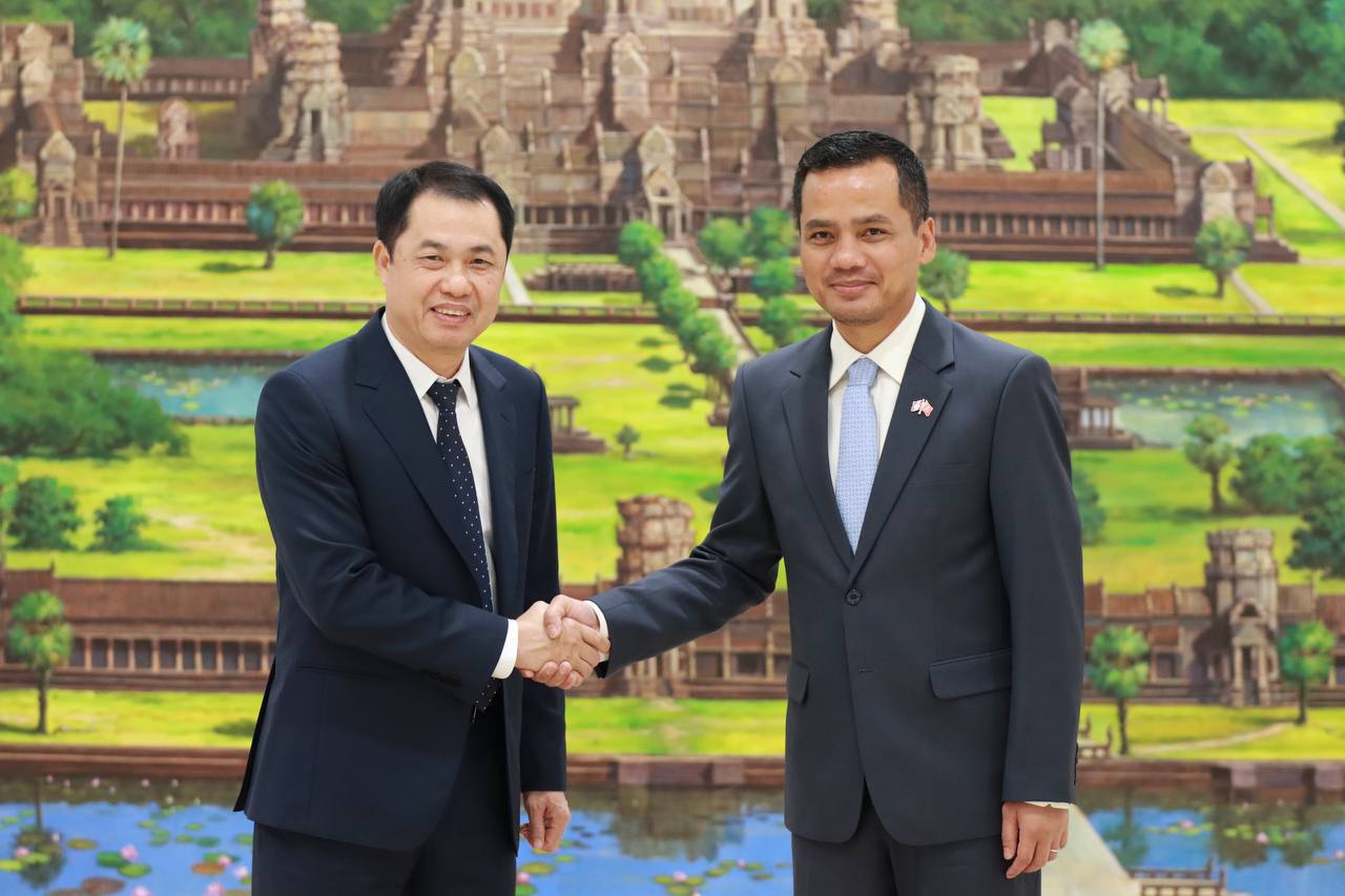 រដ្ឋមន្ត្រីក្រសួងមហាផ្ទៃកម្ពុជា លើកទឹកចិត្តឱ្យស្ថាប័នអក្សរសម្ងាត់កម្ពុជា-វៀតណាម បន្តពង្រឹងកិច្ចសហប្រតិបត្តិការដើម្បីរួមចំណែកធានាសន្តិសុខ និងសុវត្ថិភាពសង្គម