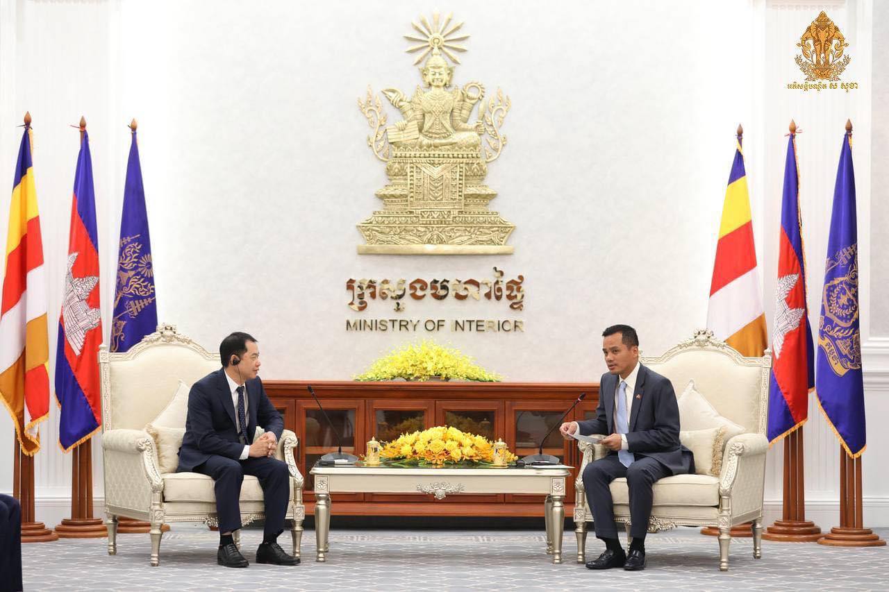 ឯកឧត្តម ស សុខា លើកទឹកចិត្តឱ្យស្ថាប័នអក្សរសំងាត់ កម្ពុជា-វៀត ណាម បន្តពង្រឹងកិច្ចសហប្រតិបត្តិការដើម្បីរួមចំណែកធានា សន្តិសុខ និងសុវត្ថិភាពសង្គម