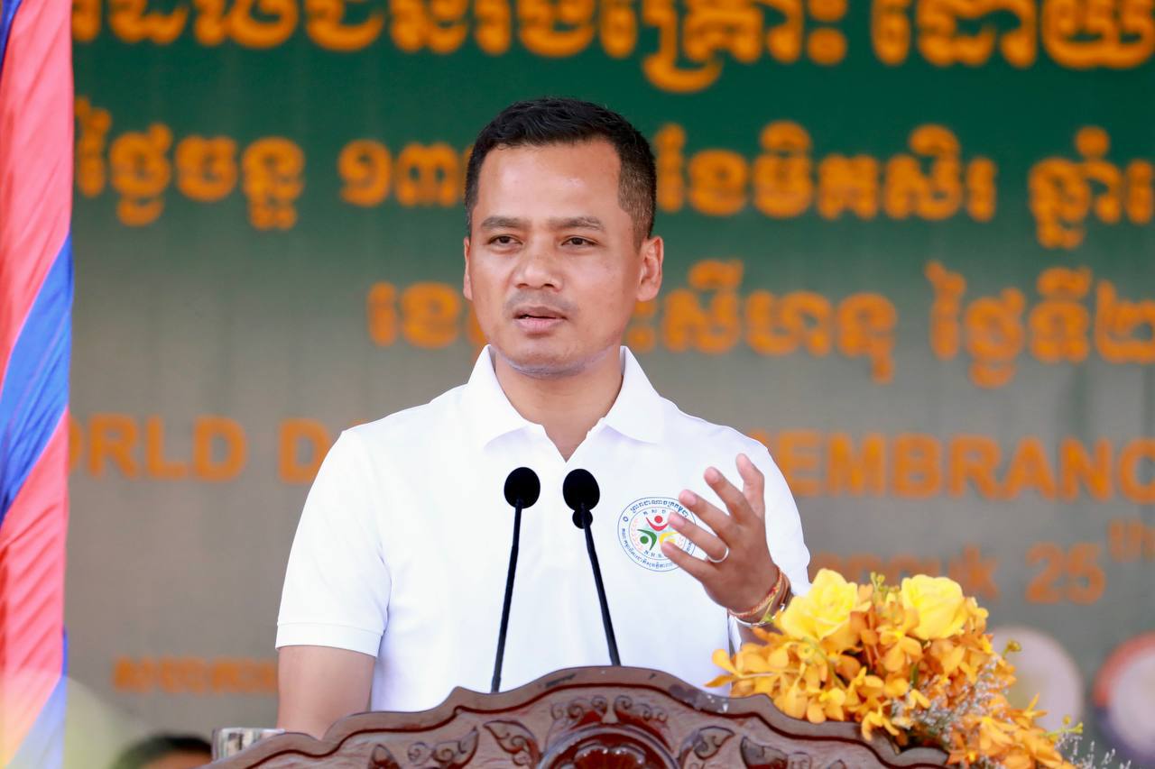 ឯកឧត្តមអភិសន្តិបណ្ឌិត ស សុខា៖ មន្ត្រីក្រសួងមហាផ្ទៃ ដែលបង្កគ្រោះ ថ្នាក់ចរាចរណ៍ ហើយបើករត់ ត្រូវបណ្ដេញចេញពីក្របខ័ណ្ឌ