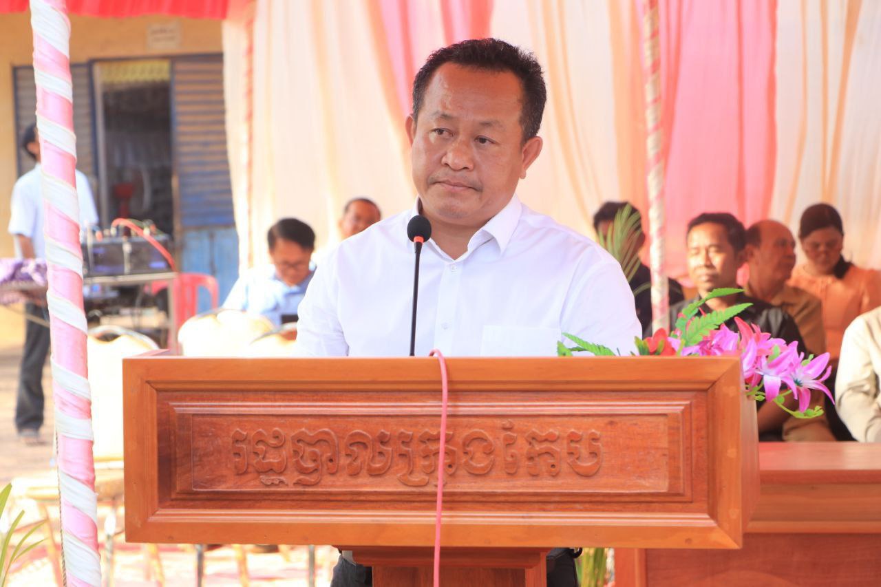 អាគារសិក្សា ១ខ្នង និងទីចាត់ការ ១ខ្នង អំណោយសម្តេចមហាបវរធិបតី ហ៊ុន ម៉ាណែត និងលោកជំទាវបណ្ឌិត ពេជ ចន្ទមុន្នី ត្រូវបានបើកការដ្ឋានសាងសង់ នៅក្រុងកែប
