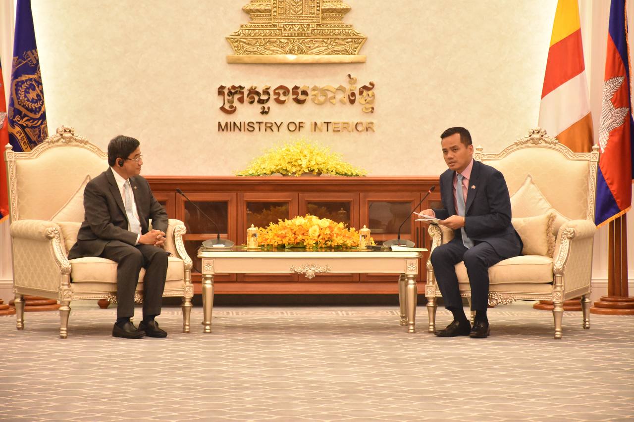 រដ្ឋមន្ត្រីក្រសួងមហាផ្ទៃកម្ពុជា និងឯកអគ្គរាជទូតថៃ មានសុទិដ្ឋិនិយម លើកិច្ចសហប្រតិ បត្តិការ រវាងប្រទេសទាំងពីរ បន្តរីកចម្រើនថែមទៀត