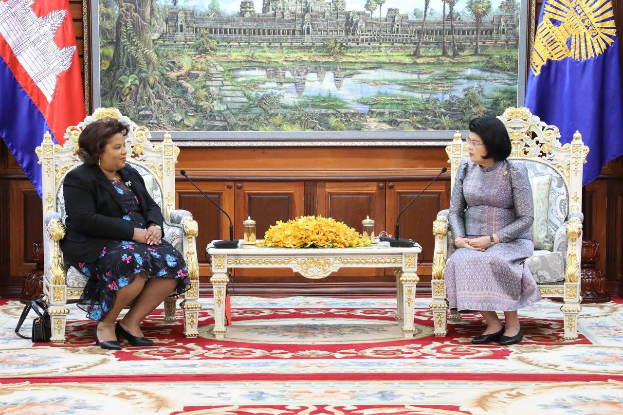 រដ្ឋសភាកម្ពុជា គំាទ្រការក្លាយជាប្រទេសសង្កេតការណ៍របស់គុយបា នៅក្នុងវេទិកាអន្តរភាអាស៊ាន (AIPA) លើកទី៤៥ ដែលរដ្ឋសភាប្រទេសឡាវធ្វើជាម្ចាស់ផ្ទះនៅក្នុងឆ្នាំ២០២៤នេះ