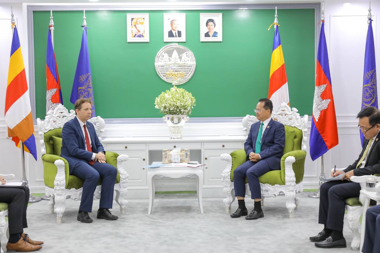 ទូតសហភាពអឺរ៉ុបស្វែងយល់អំពីជោគជ័យនៃភាពស្អាតក្នុងជំហានទី១ ដើម្បីឆ្លើយ តប នឹ ង ការប្រែប្រួលអាកាសធាតុ