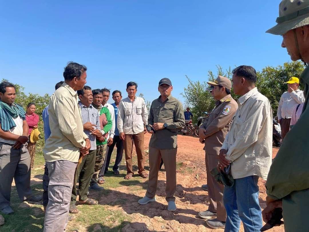លោកមេឃុំខុនរ៉ង និងប្រជាពលរដ្ឋ ថ្លែងអំណរគុណ អាជ្ញាធរ និងមន្ត្រីជំនាញ ខេត្តកំពង់វឆ្នាំង ដែលបានជួយសង្គ្រោះស្រូវប្រាំងជាង ៧០០ហិកតា